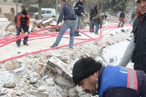 Patlamanın yaraları sarılıyor