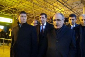 Bakan u&ccedil;ağı zorunlu iniş yaptı