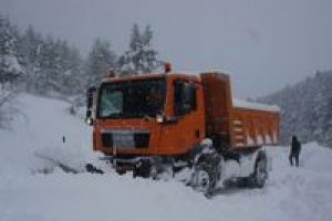 390 k&ouml;y yolu ulaşıma kapandı