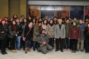 Bozbey &uuml;niversite &ouml;ğrencileriyle buluştu