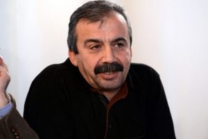 &Ouml;nder D&uuml;ğ&uuml;n Dernek'te oynadı