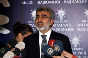 Bakan, elektrik kesintilerini değerlendirdi