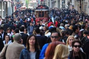 T&uuml;rkiye'de kadınlar 78 erkekler 71 yıl yaşıyor