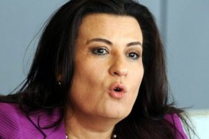 &Uuml;mit &Ouml;zat'a Nimet Baş tepkisi