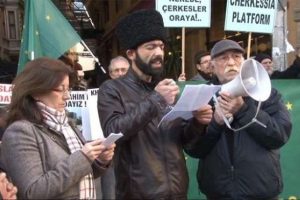 &Ccedil;erkezlerden Rusya'ya "olimpiyat" protestosu