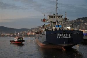 Ereğli'de karaya oturan gemi kurtarılamadı