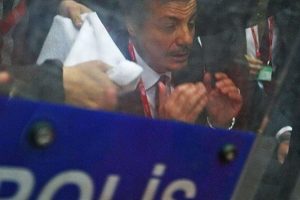 &Ouml;rnek davranış olan ma&ccedil;ta &ccedil;irkin kavga!
