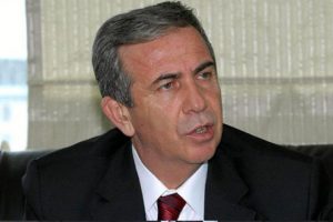 CHP &uuml;lk&uuml;c&uuml;lere a&ccedil;ılıyor