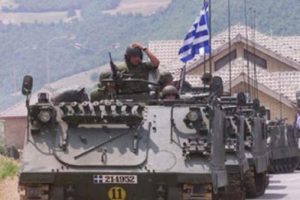 Yunan ordusu krize boyun eğdi