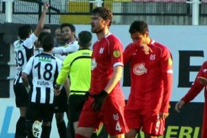 Balıkesirspor fırsat tepti