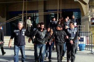 Doğu'da kar &ccedil;ilesi bitmiyor