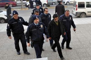 Piyango bileti y&uuml;z&uuml;nden eşine kıydı