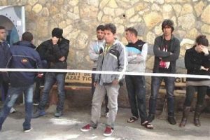 Ka&ccedil;ak&ccedil;ılara polis baskını