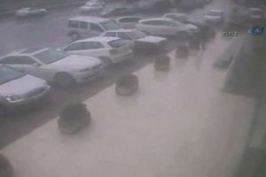 Jammerlı hırsızlar kamerada