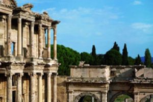 Turistlerin g&ouml;zdesi yine Efes oldu