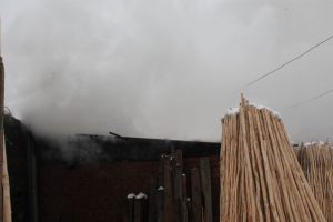 Kereste at&ouml;lyesinde korkutan yangın