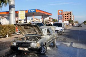 LPG'li otomobil alev aldı