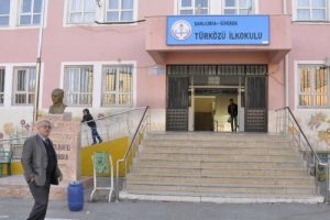 Ortaokul &ouml;ğrencisi intihar etti