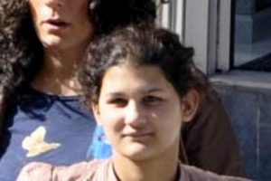 9 aylık hamile kadın, yine hırsızlıktan g&ouml;zaltına alındı