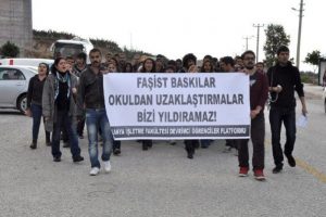 Arkadaşları i&ccedil;in eylem yaptılar