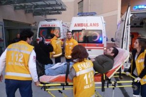 Uyuşturucudan zehirlenen 2 kişi hastaneye kaldırıldı