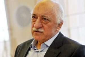 Ş&uuml;k&uuml;r'&uuml;n istifası G&uuml;len'in sitesinde