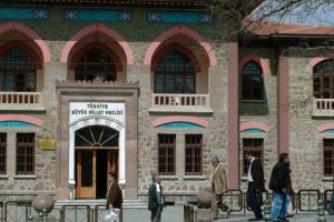 Atat&uuml;rk'&uuml;n odasını kendine makam odası yapmış