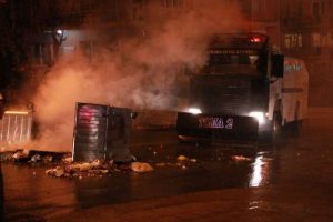 &Ccedil;arşı'ya Ankara'da polis m&uuml;dahalesi