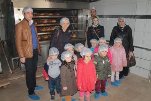 Minikler ekmek yapmayı &ouml;ğrendi
