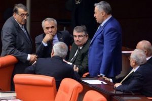 AK Parti'de operasyon şaşkınlığı