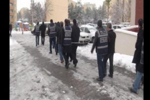 Polis tefecilere g&ouml;z a&ccedil;tırmadı
