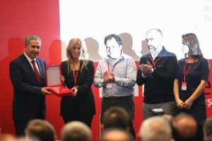 Ajans Akılişi'ne bir &ouml;d&uuml;l de B&uuml;lent Arın&ccedil;'tan