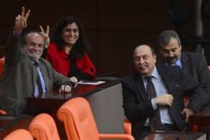 Meclis'te a&ccedil;lık grevi
