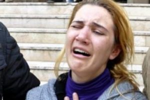 Ağlaya ağlaya cezaevine gitti