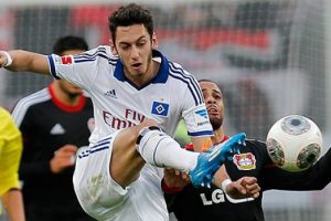 Hamburg Hakan'ı bırakmak istemiyor
