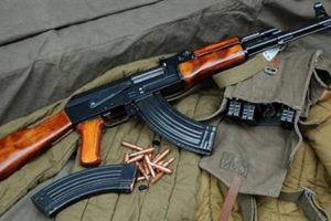 Samanlıkta kalaşnikofa g&ouml;zaltı
