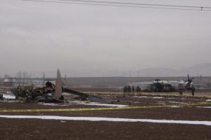 D&uuml;şen helikopterin enkazı sabah kaldırılacak