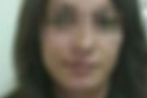 Liseli kıza &ccedil;irkin şantaj!