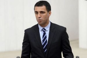 Hakan Ş&uuml;k&uuml;r'e bir şok daha!