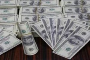 40 milyon dolarlık ikramiyeyi bağışladı