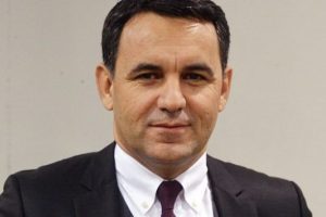 H&uuml;rriyet'te bayrak artık onda
