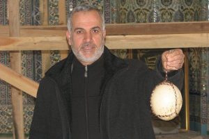 Haşerelere deve kuşu yumurtası