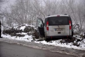 Kayan yola s&uuml;r&uuml;c&uuml;lerden tuzlu &ouml;nlem
