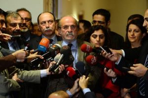 "A&ccedil;lık grevine bug&uuml;n de devam ediyoruz"
