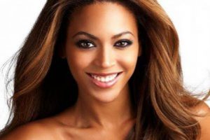 Beyonce'un alb&uuml;m&uuml; rekor kırdı...