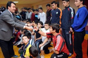 D&uuml;ndar'dan g&uuml;reş&ccedil;ilere doping