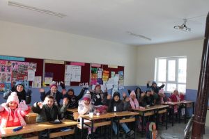 "Kardeşim &uuml;ş&uuml;mesin diye"