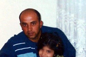 Eşini bı&ccedil;aklayan koca pişmanmış!