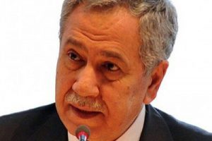 B&uuml;lent Arın&ccedil;'tan Cemaat sorusuna cevap