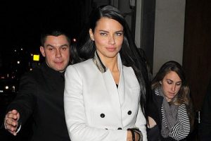 Adriana Lima formunun sırrını a&ccedil;ıkladı